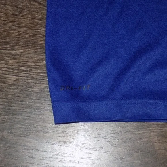 Nike Dri-FIT T-Shirt Boys Size 7 Royal Blue‎ Good Swoosh Athletic Cut - Picture 2 of 5